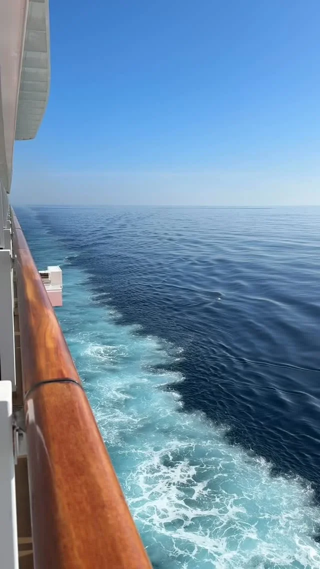 Sailing day on the Irish Sea with @vikingcruises — worked out in the fitness center with a view, walked along the ship’s promenade, appreciated onboard art, joined (and won) a trivia contest, attended an enrichment lecture and ended the day at Manfredi’s (Viking’s specialty Italian restaurant. Very nice! #myvikingstory #cruisetravel #irishsea #britishisles #travelgram #travelblogger #vikingcruises