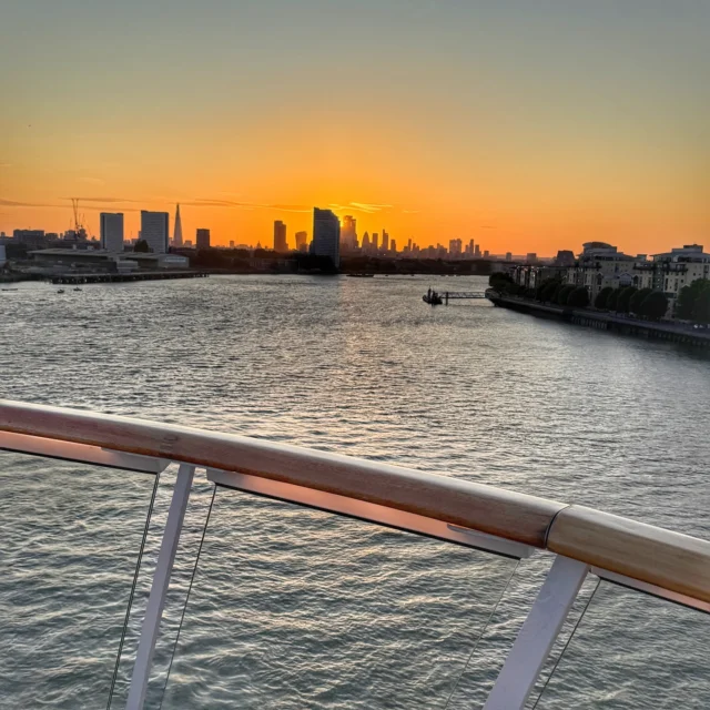 A moment to relax and enjoy the view — sunset over London from the @vikingcruises Jupiter docked in Greenwich, England last night. 💛🌅 #myvikingstory #vikingcruises #vikingjupiter #sunsetoverlondon #sunsetgram #cruisetravel #lovetotravel #englandtravel #britishislescruise