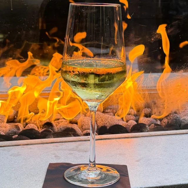 I'm so thirsty! #thirstythursday memories of @theclancysf where we relaxed in the courtyard lounge after arriving in San Francisco last week. A fire and wine combination -- I like it! #sanfrancisco #chardonnay #winelover #california #fireandwine #marriottbonvoy